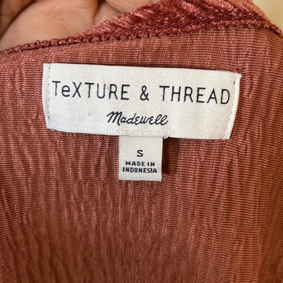 Madewell texture & thread velvet flutter sleeve top - Picture 4 of 4